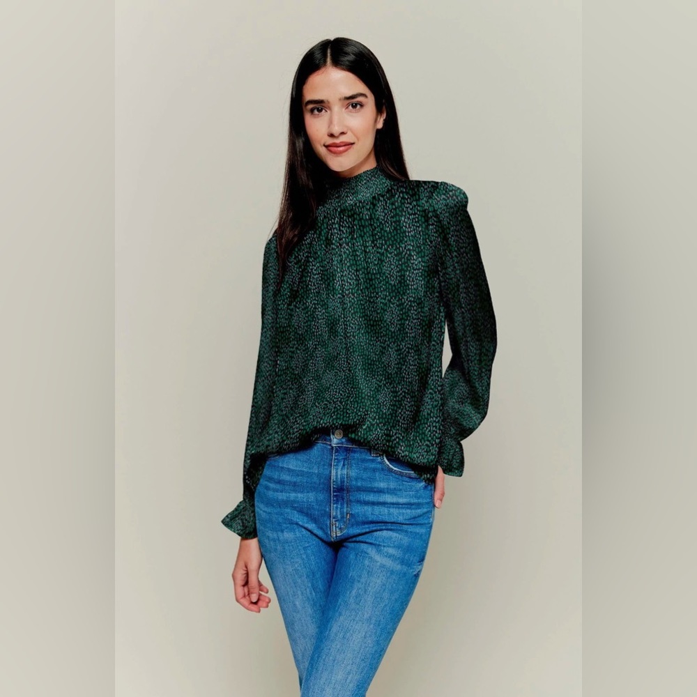 Tucker NYC Stella Top
Emerald Spots